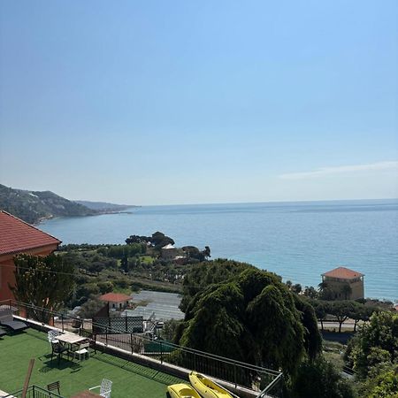 Appartement Il Giardino Del Mare à Vintimille Extérieur photo