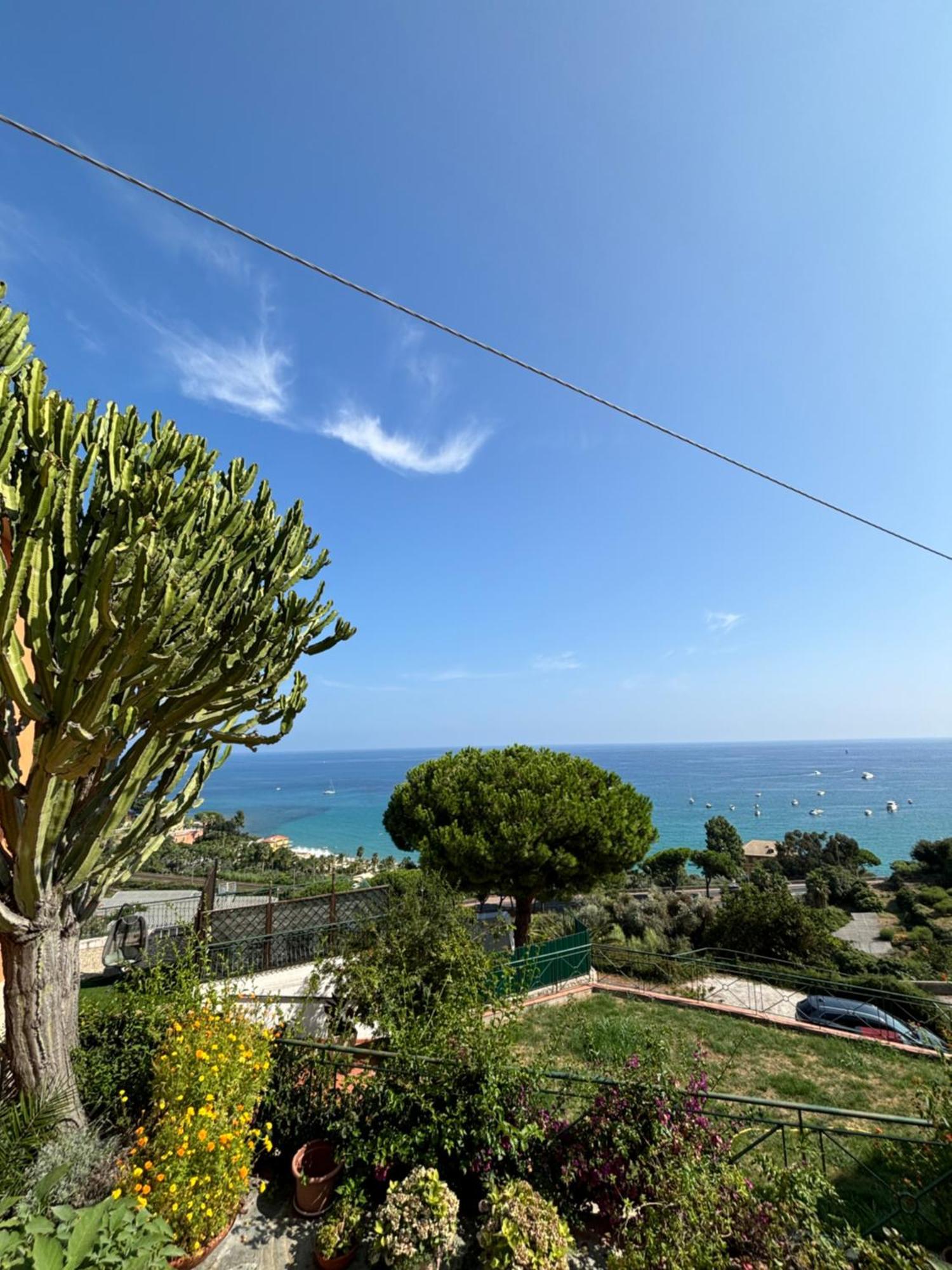 Appartement Il Giardino Del Mare à Vintimille Extérieur photo