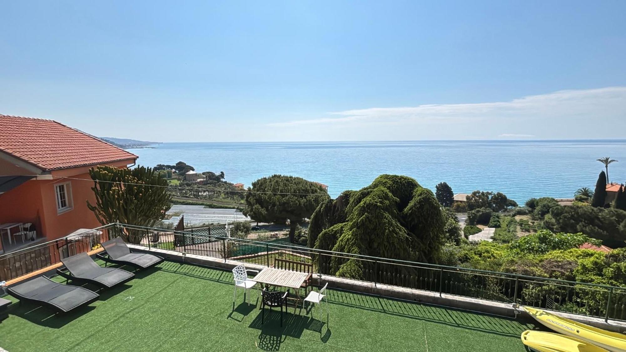 Appartement Il Giardino Del Mare à Vintimille Extérieur photo